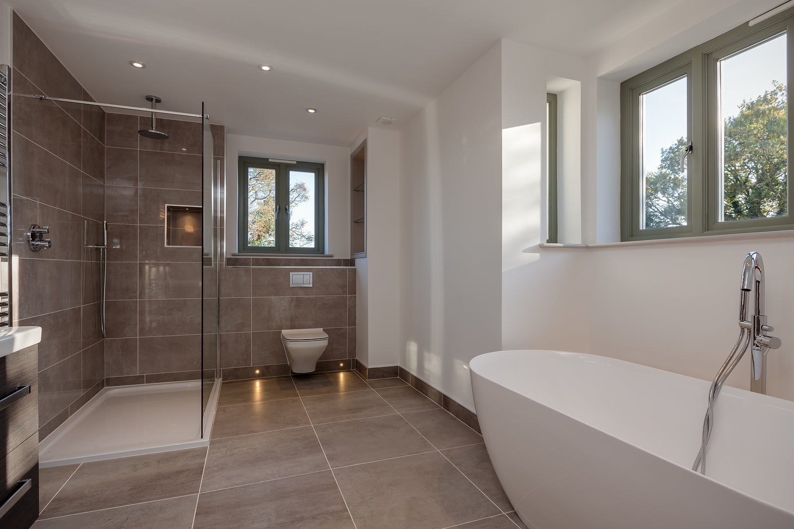 Four Tips For Planning A Stunning Contemporary Bathroom