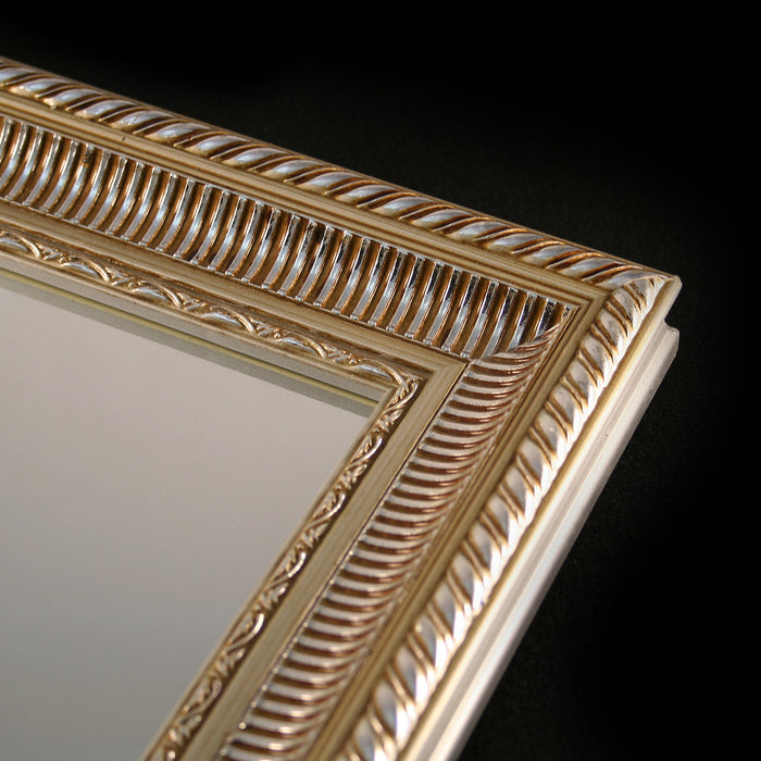 heavy fixings - elegant mirror on black